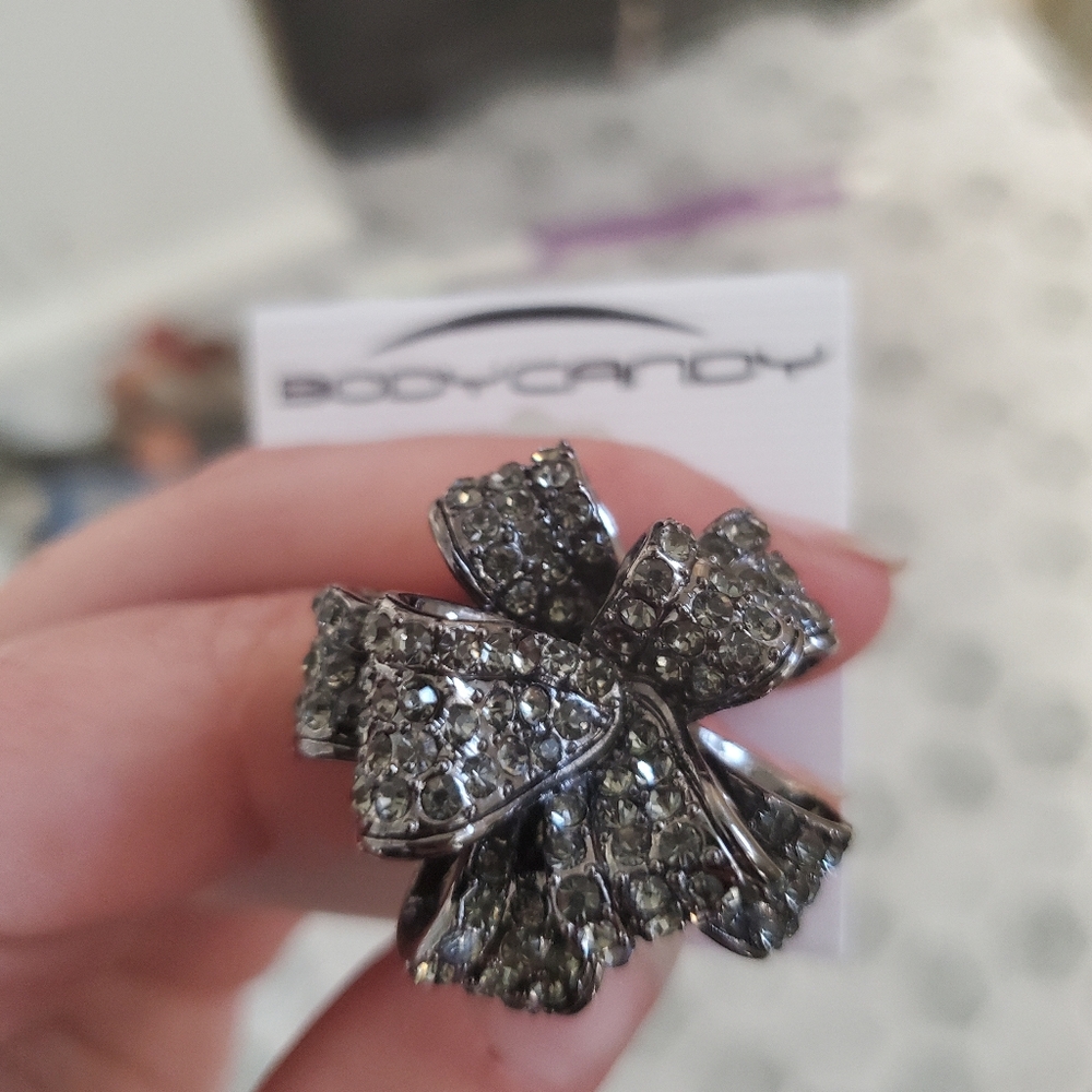 Flower ring
